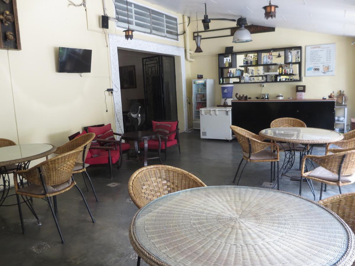 Goldie Guesthouse Phnom Penh Exterior photo