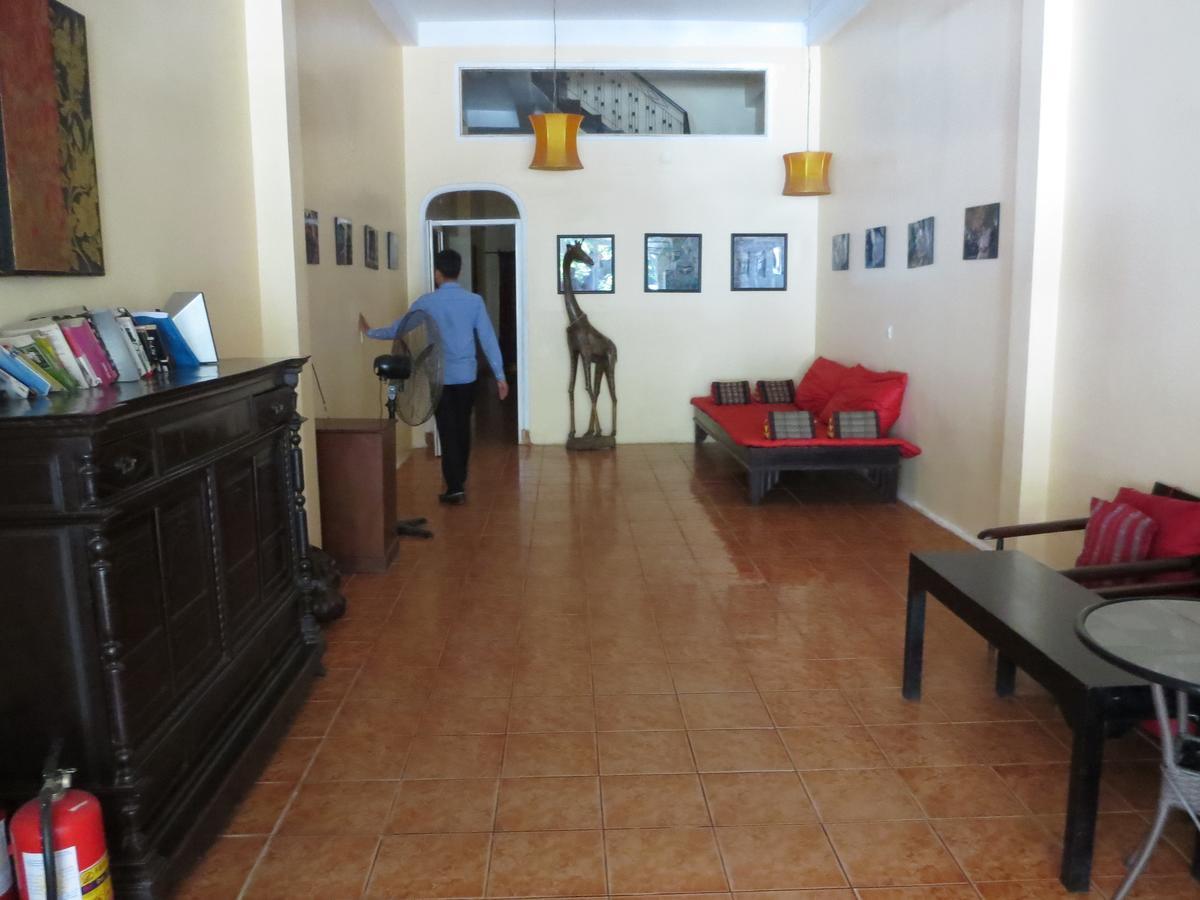 Goldie Guesthouse Phnom Penh Exterior photo