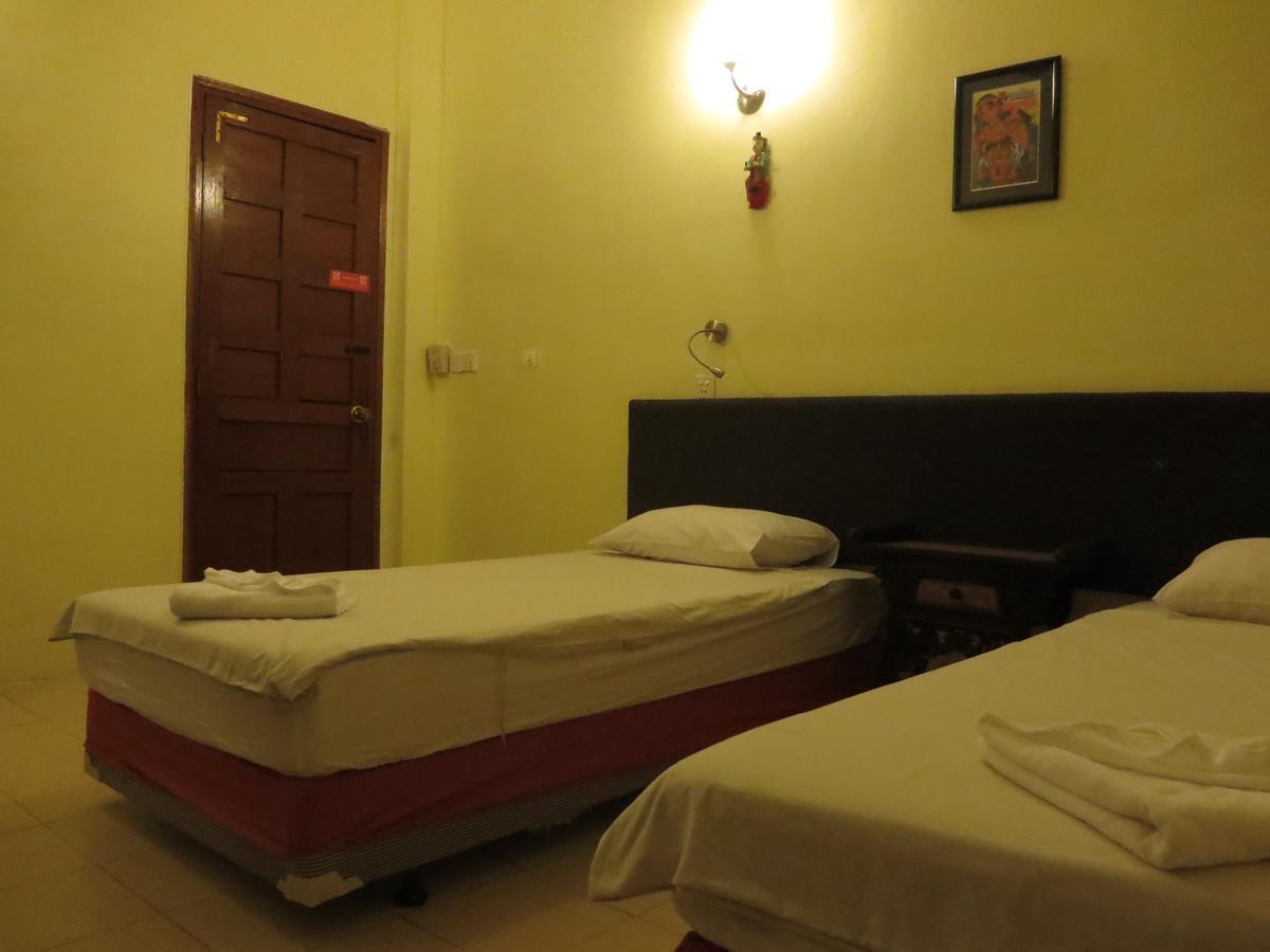 Goldie Guesthouse Phnom Penh Exterior photo